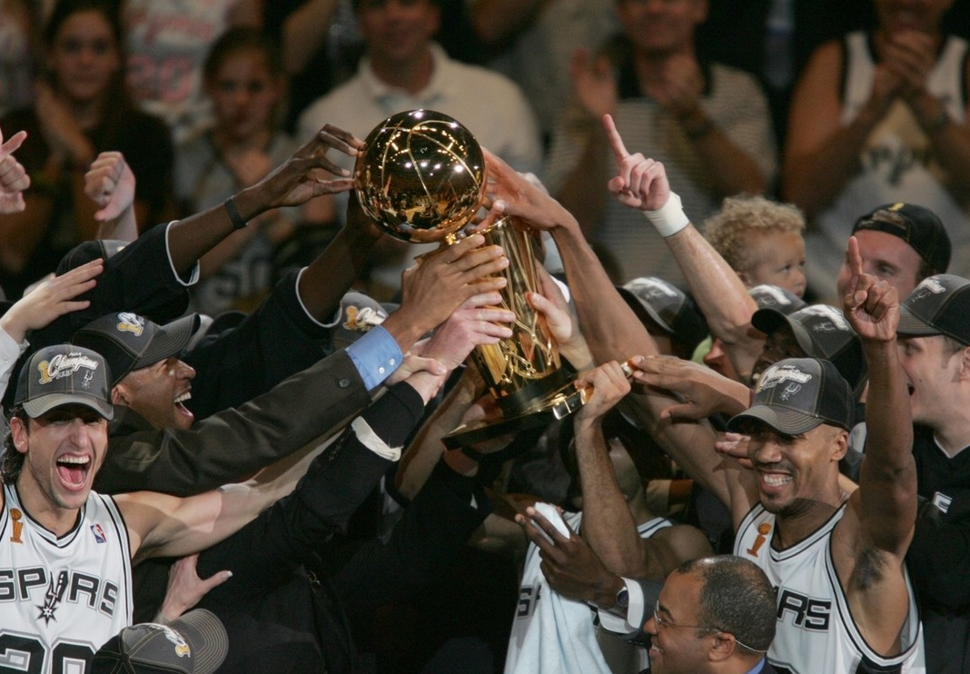 圣安东尼奥马刺内部会议纪要流出：集结日遗憾出局，NBA常规赛使命明确，细节决定成败的简单介绍-开云入口